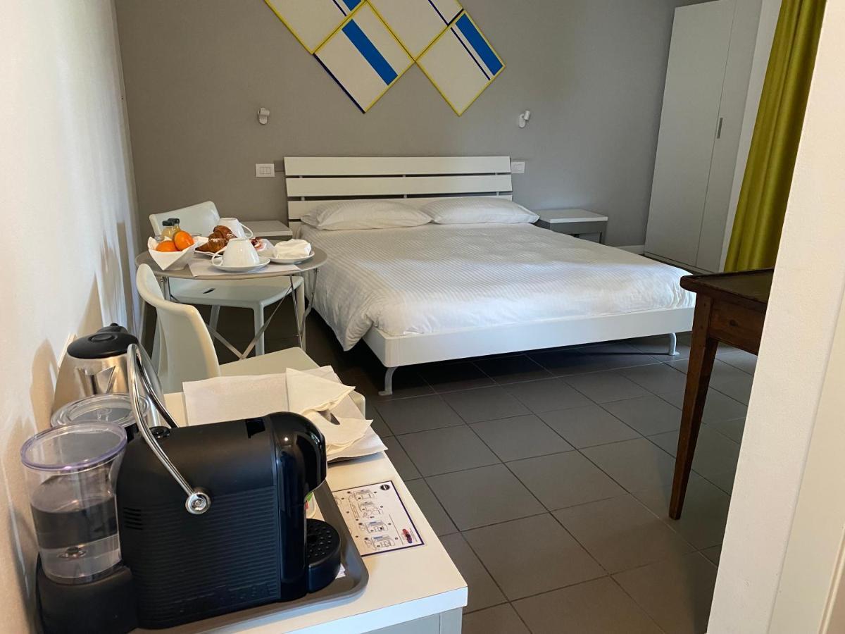 B&B Warmup Grosseto - Parcheggio Incluso Nella Corte Interna ภายนอก รูปภาพ
