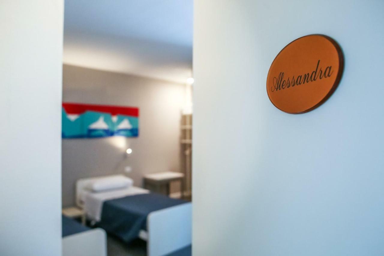 B&B Warmup Grosseto - Parcheggio Incluso Nella Corte Interna ภายนอก รูปภาพ